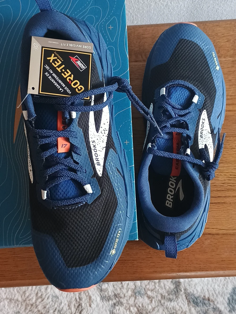 Brooks Kids' Cascadia 17 GTX Trail Shoe - Navy/Coral